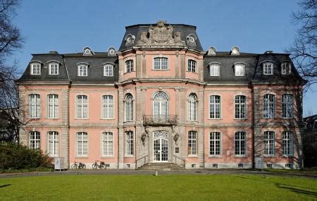  Schloss Jägerhof: Một Kiệt Tác Kiến Trúc Baroque và Chốn Ẩn Nắng Roman